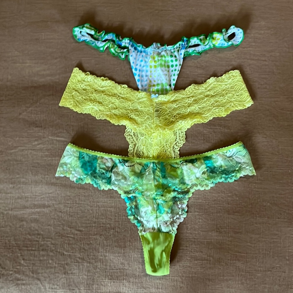 Three VS panties 🦋